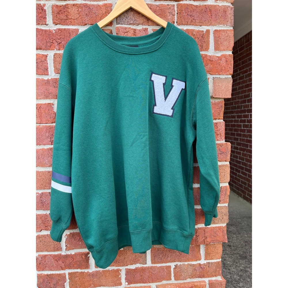 Oak & Trellis Womens 1X Green Varsity Sweatshirt Chenille V Patch 92 Graphic